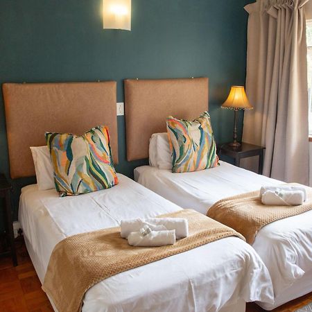 Gibson Place Vrede Екстериор снимка