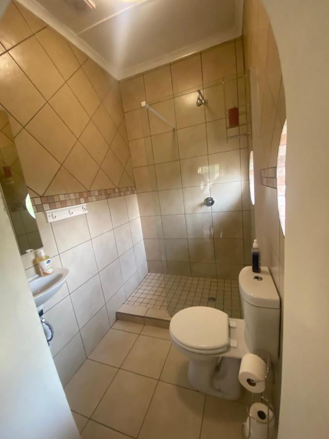 Gibson Place Vrede Екстериор снимка