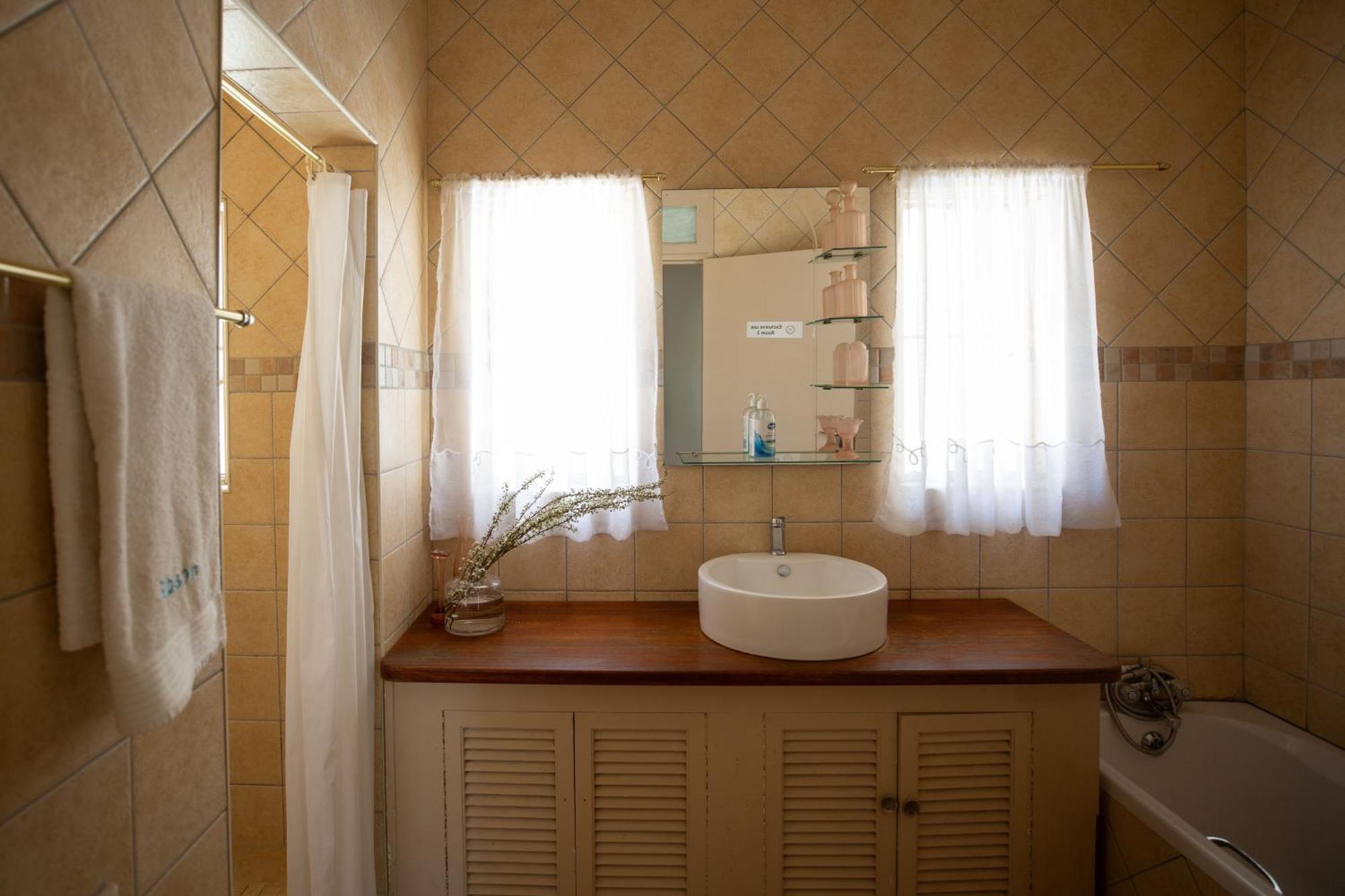Gibson Place Vrede Екстериор снимка